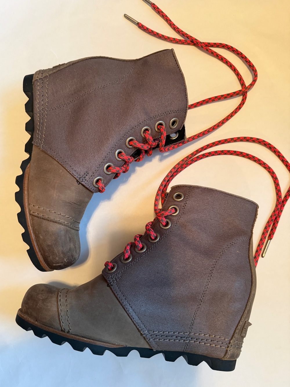 Women’s Sorel 1964 Premium PDX Wedge Booties Size 7